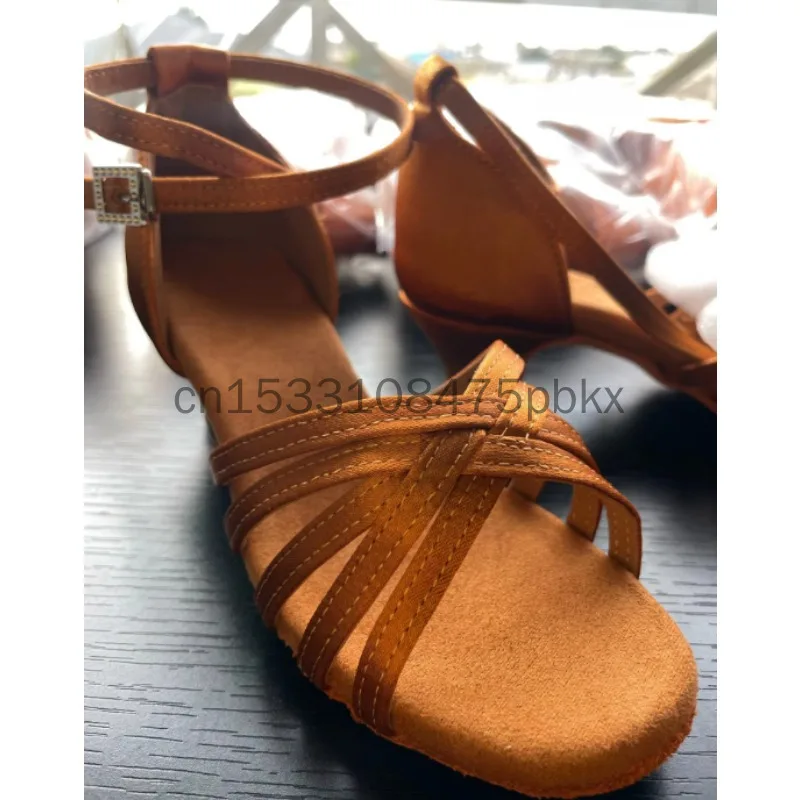 Damskie satynowe buty do tańca – Men Shoes Kinds recenzja i cena